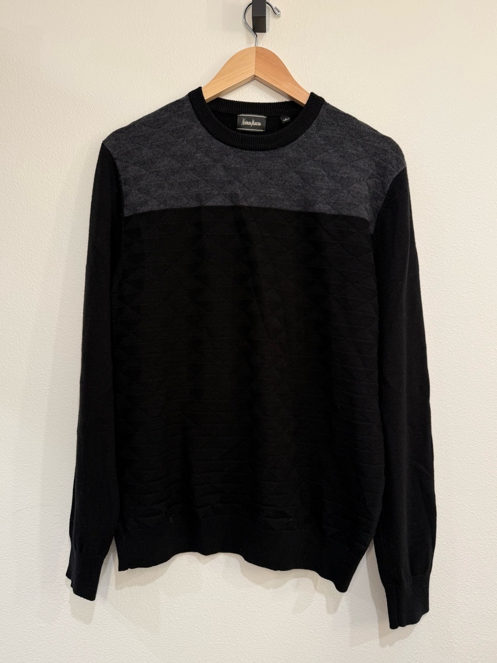 Neiman Marcus Black and Gray Crewneck Sweater